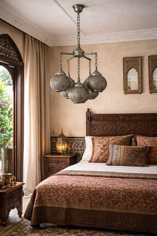 Silver-plated copper pendant light with 5 balls