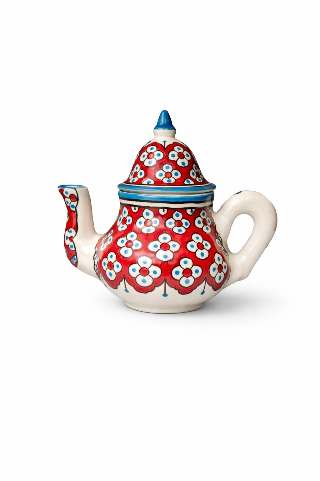 Petite théière traditionnelle en poterie faite main