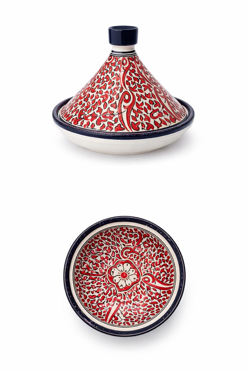 Tajine de cuisson traditionnel en terre cuite fait main