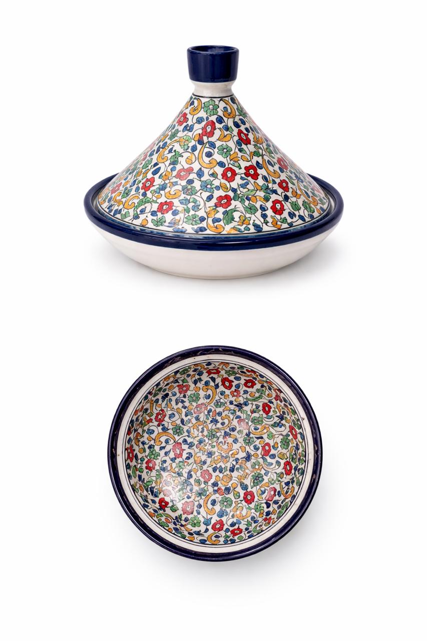 Tajine de cuisson traditionnel en terre cuite fait main